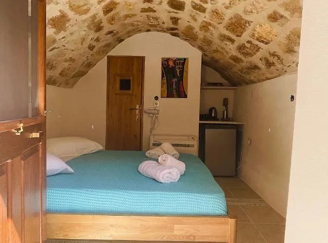 Vecchia Casa Sterna * מונמבאסיה